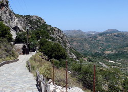 `ZonianaCave`